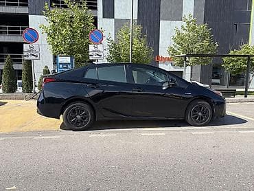 hundai porter: Toyota Prius: 2020 г., 1.8 л, Вариатор, Гибрид, Лифтбек — 8