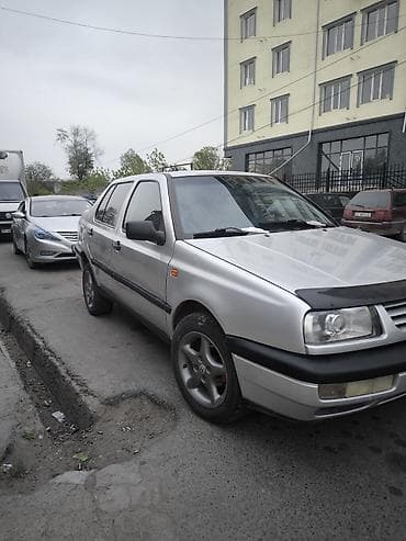 Volkswagen Vento: 1994 г., 1.8 л, Ручные, Бензин, Седан
