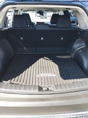 меняю на две машины: Toyota Corolla Cross: 2025 г., 2 л, Автомат, Бензин, Кроссовер — 4