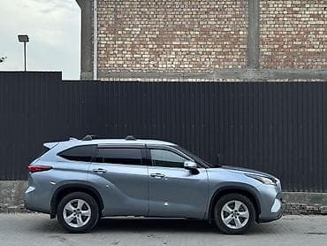 Toyota Highlander: 2021 г., 3.5 л, Автомат, Бензин, Кроссовер — 4