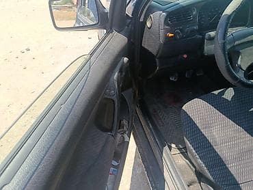 Продажа авто: Volkswagen Vento: 1993 г., 1.8 л, Механика, Бензин, Седан — 5