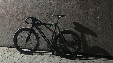 Фикс-байк (single speed/фикс) в строгом чёрном исполнении