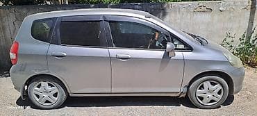Honda Fit: 2003 г., 1.3 л, Автомат, Хетчбек — 3
