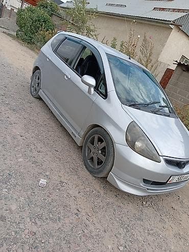 rf 2: Honda Fit: 2002 г., 1.5 л, Вариатор, Бензин, Седан — 4