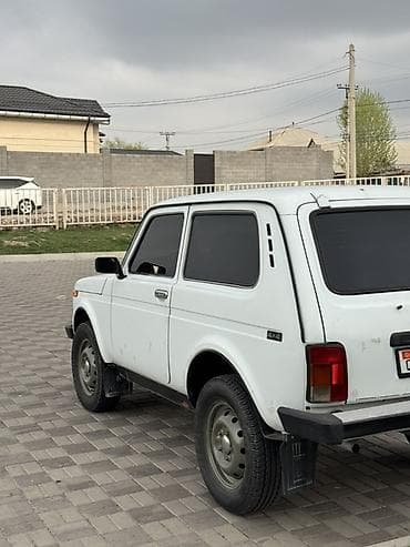 капот от нивы: ВАЗ (ЛАДА) 2121 (4x4): 2010 г., 1.7 л, Ручные, Бензин, Внедорожник — 9