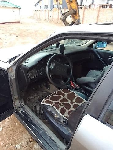 Транспорт: Audi 80: 1990 г., 1.8 л — 6