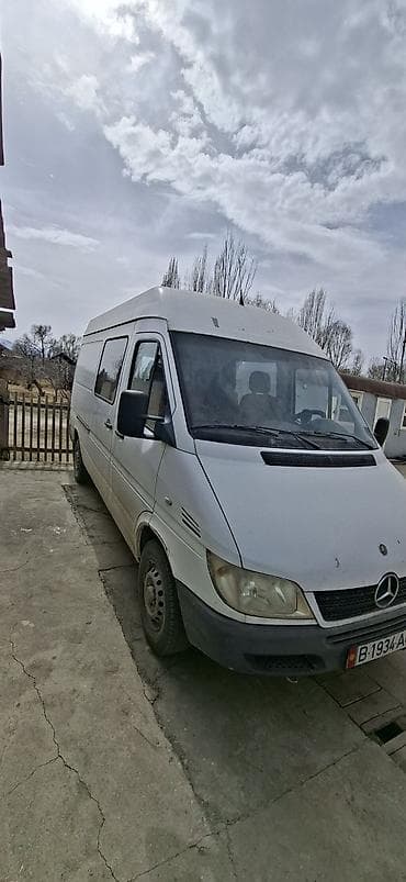 Жеңил жүк ташуучу унаа, Mercedes-Benz — 3
