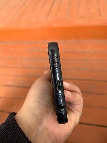 telefon ishlagan: Смартфон с экраном ~ (каплевидный вырез под фронтальную камеру). Цвет — 3