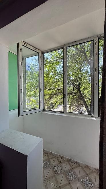 салон красоты продаю: 3 комнаты, 58 м², 104 серия, 2 этаж, Косметический ремонт — 10