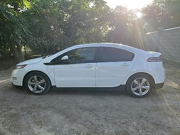 маленькие электро машины: Chevrolet Volt: 2011 г., 1.4 л, Автомат, Электромобиль, Лифтбек — 6