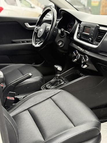 golf variant: Kia Stonic: 2017 г., 1.6 л, Робот, Дизель, Кроссовер — 8