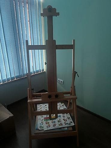 Профессиональный напольный мольберт из дерева Цена договорная - Тип