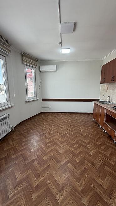 мегалайн ош: Аренда офисов, 535 м², В административном здании, С отдельной кухней, С отдельным входом, С отдельным сан узлом — 10