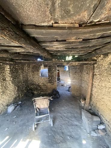 продаю дом в киргизии 1: Одноэтажный сельский дом с верандой и двумя изолированными комнатами — 4