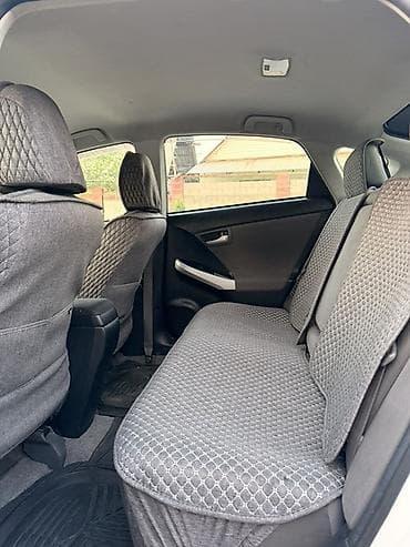 key: Toyota Prius: 2012 г., 1.8 л, Вариатор, Гибрид, Хэтчбэк — 2