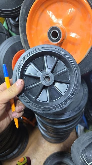 колесики для кресла: Колеса для тачек и тележек — 1