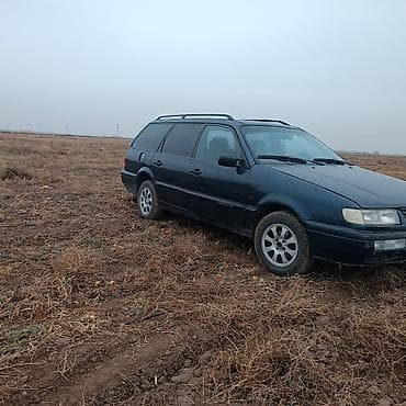 багаж авто: Volkswagen Passat: 1994 г., Универсал — 10