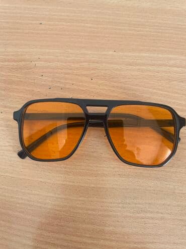 Киреге берилүүчү кийимдер: Очки мужские, оранжевые и зеленые Оранжевые - 1000 сом. Зеленые - — 8