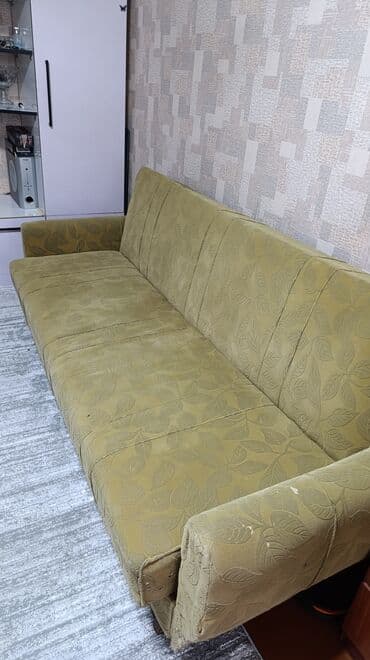 стол с книжным шкафом: Комплект мягкой мебели, Б/у, Самовывоз — 1