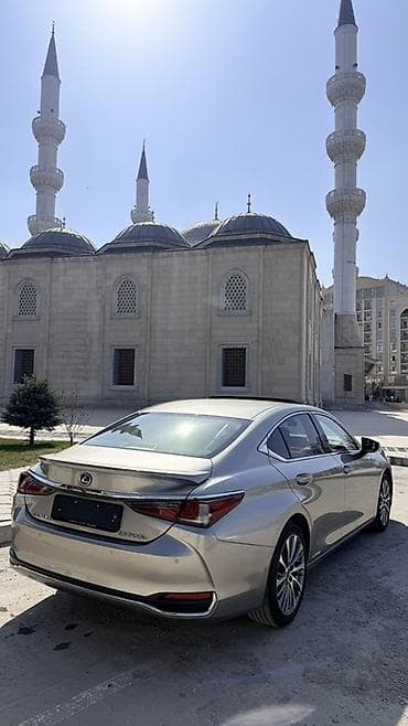 bmw x5 2018: Lexus ES: 2019 г., 2.5 л, Автомат, Гибрид, Седан — 9