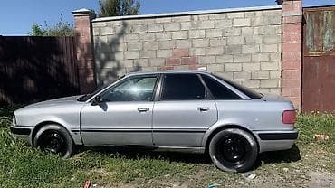 Продажа авто: Audi 80: 1992 г., 2 л, Механика, Бензин, Седан — 4
