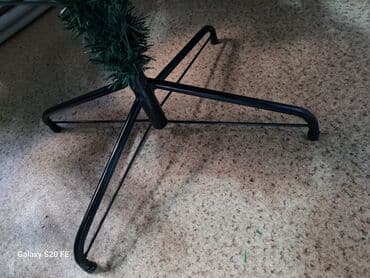 продаю ель: Искусственная новогодняя ель с эффектом заснеженных веток. - Высокая — 2