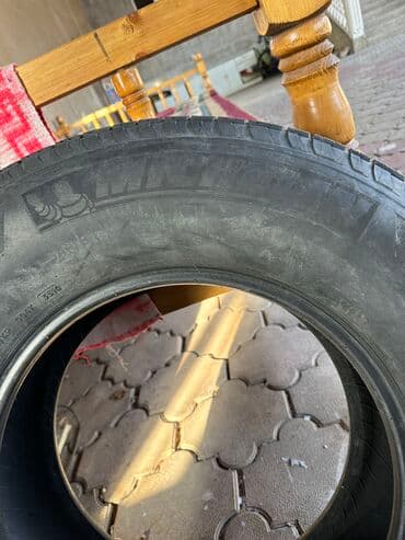 покрышки бу купить: Продаю шины 1 шт 
Мишелин 
265/70/17
Цена 2000 сом — 1