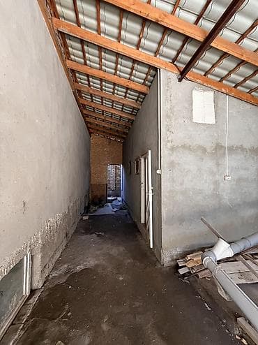 2 х комнатные: 18 м², 3 комнаты — 3