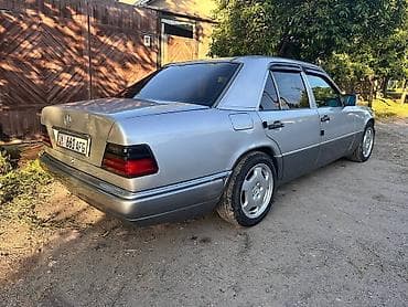 набор ключей для автомобиля б у: Mercedes-Benz W124: 1993 г., 2.2 л, Механика, Бензин, Седан — 7
