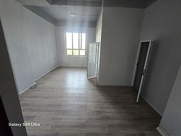 11 00: Продажа офисов 39 м², С ремонтом, Многоэтажное здание, 2 этаж — 1