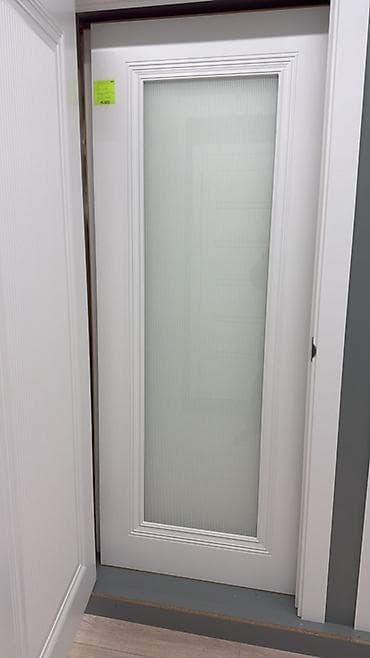 Межкомнатная дверь с матовым остеклением - Цвет: белый, классический