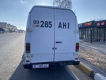 буксир: Mercedes-Benz T1: 1993 г., 2.9 л, Бус — 10