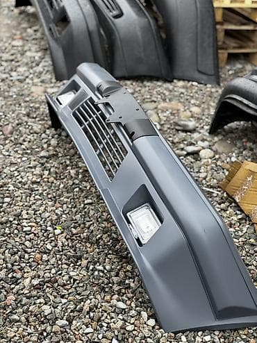 audi b4: Бампер — 3