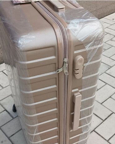 Топовые чемоданы Расцветки на любой вкус Колеса крутятся во все