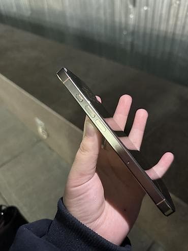 айфон 16 ош: IPhone 16 Pro, Б/у, 256 ГБ, Natural Titanium, Зарядное устройство, 89 % — 5