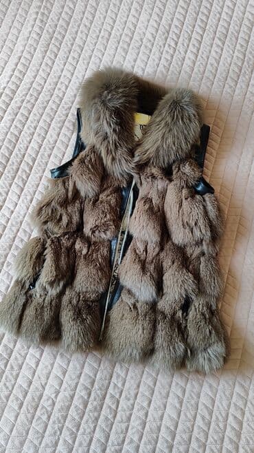 размер леггинсов s: Безрукавка песец 42 размер
 натуральный мех. в идеальном состоянии — 1