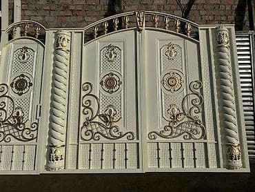 Кованые распашные ворота с декоративными колоннами - Материал: сталь