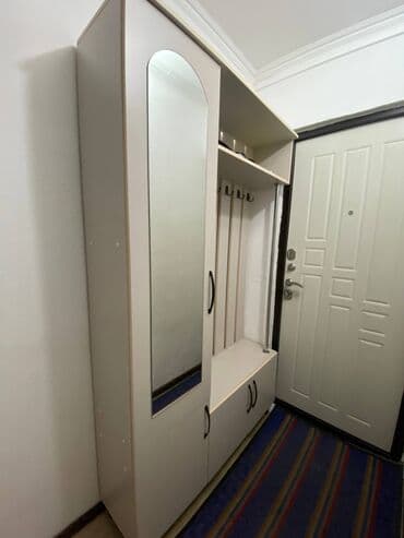 Шкафы: Прихожая с зеркалом отличного состояния. Подходит для узких — 1