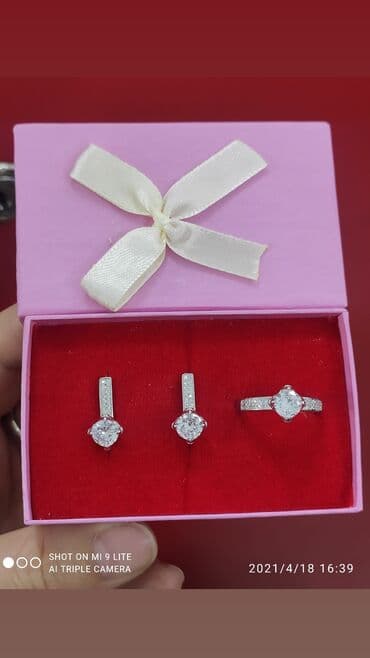 свадебные наборы ручной: Цена 2000сом __________ Серебро 925 пробы Качество отличное Камни — 3