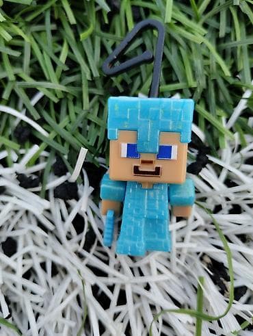 "Minecraft" от Kinder Joy, Стив в алмазной броне срочно он