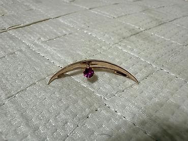 серебряный комплект с красными камнями: Комплект ювелирных украшений из жёлтого металла: - Серьги с крупными — 6