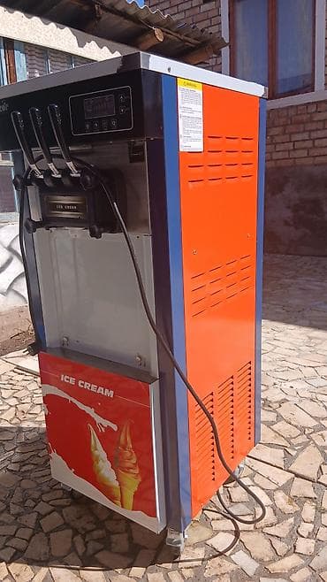 Компрессорлор: Профессиональный фризер для мягкого мороженого с 3 рычагами (2 вкуса + — 4