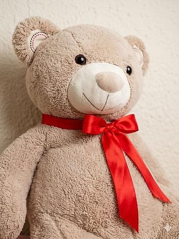 подарок мишка: Плюшевый мишка с красным атласным бантом - Мягкая плюшевая игрушка — 1