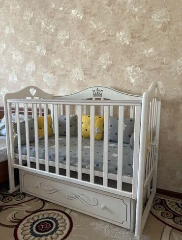 Детская кроватка с комплектом мягких бортиков и постельным бельём at lalafo.kg Детская кроватка с комплектом мягких бортиков и постельным бельём