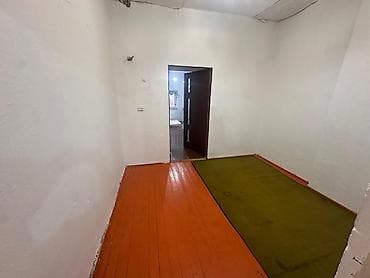 Үйлөр: ТЕЗ АРАДА 4 комната ҮЙ САТЫЛАТ Барачный тип Дареги: Рабочий городок — 6
