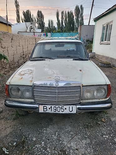 124 панель: Mercedes-Benz W123: 1984 г., 2 л, Механика, Дизель, Седан — 2