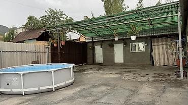 Дома: Продаётся частный дом с большим закрытым двором и навесом. Основные — 4