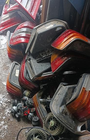 Задний стоп фонарь,плафон на Мерседес W124,124 под ешка привозные из at lalafo.kg Задний стоп фонарь,плафон на Мерседес W124,124 под ешка привозные из