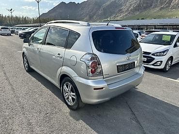 Toyota: Toyota Corolla Verso: 2005 г., 1.8 л, Механика, Бензин, Универсал — 7