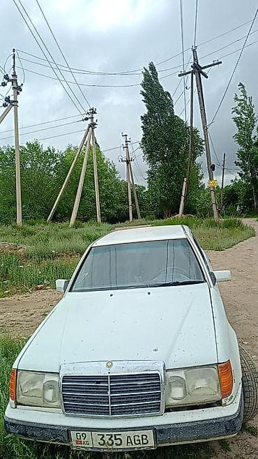 golf 5: Mercedes-Benz W124: 1993 г., 2 л, Механика, Дизель, Седан — 4